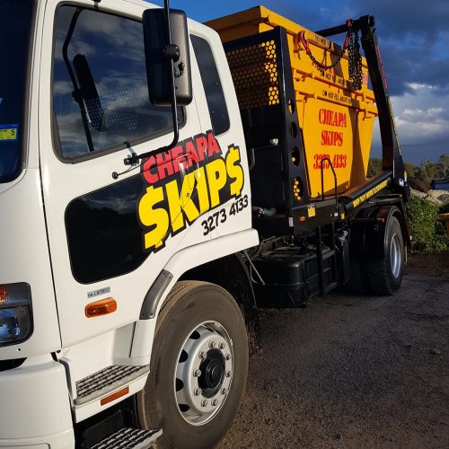 Skip bin hire Gold Coast - skip truck and skip bin