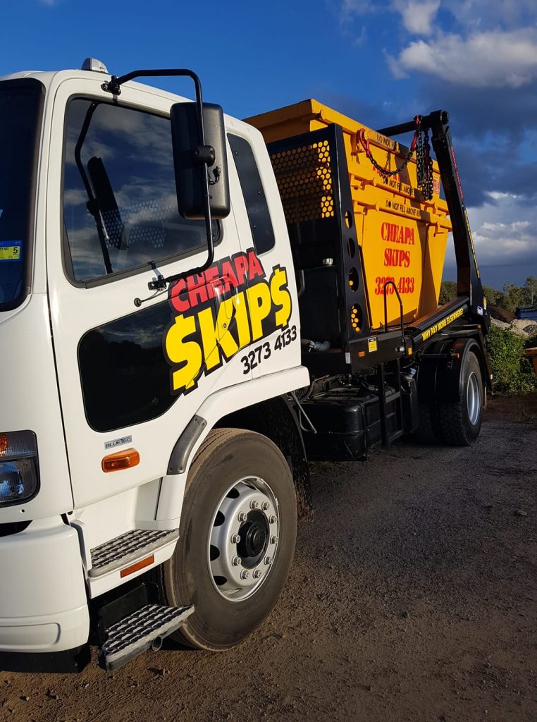 Skip bin hire Forest Lake - skip truck and skip bin