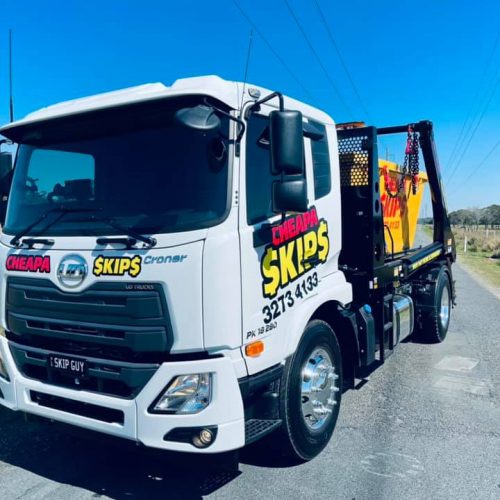 Skip bin hire Gold Coast - vehicle truck from front