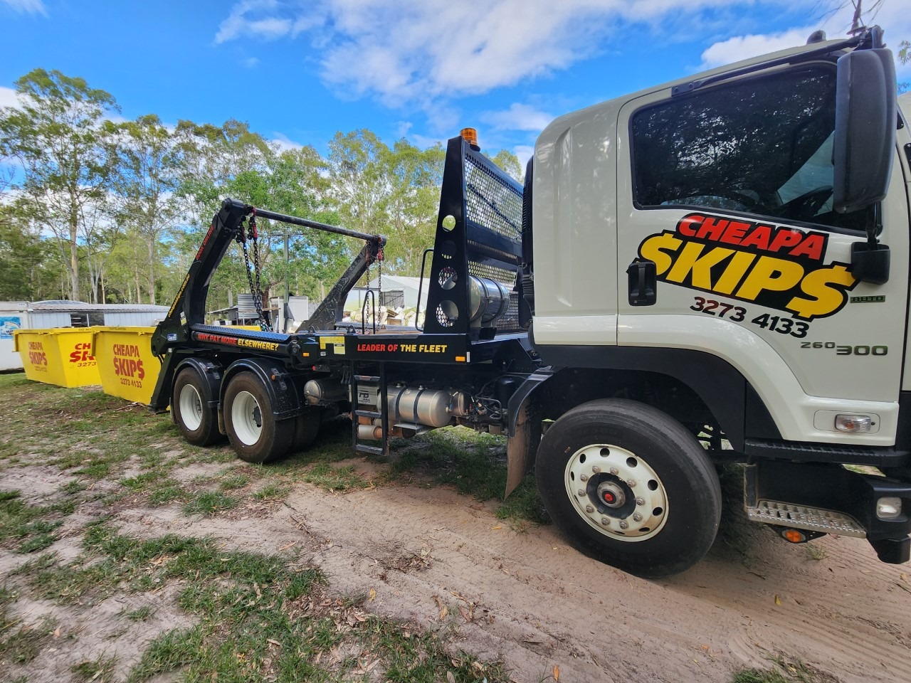 skip bin hire North Brisbane - Large skip transfer vehicle